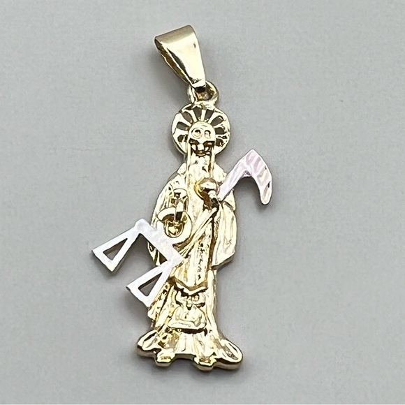 New Santa Muerte Grim Reaper Holy Death Skeleton Gold Tone Pendant Charm - Picture 5 of 5